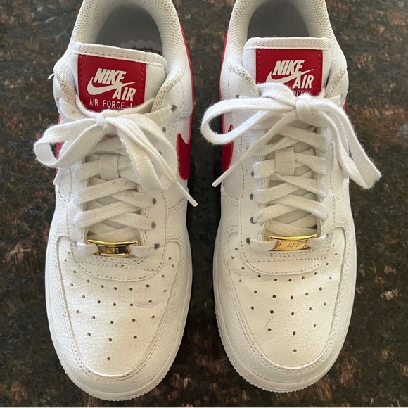 Nike airforce 1s size 7 womens EUC - Picture 2 of 5